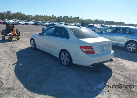 2011 Mercedes-Benz C 300 Luxury/Sport из США, поврежденный, VIN WDDGF5EB1BA468679